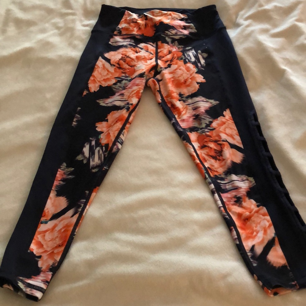 Betsy Johnson Exercise Capris NWOT Size XS